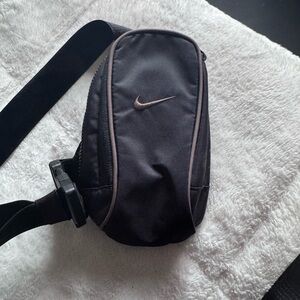 Nike Black Crossbody Bag (SOLD DONT BUY)